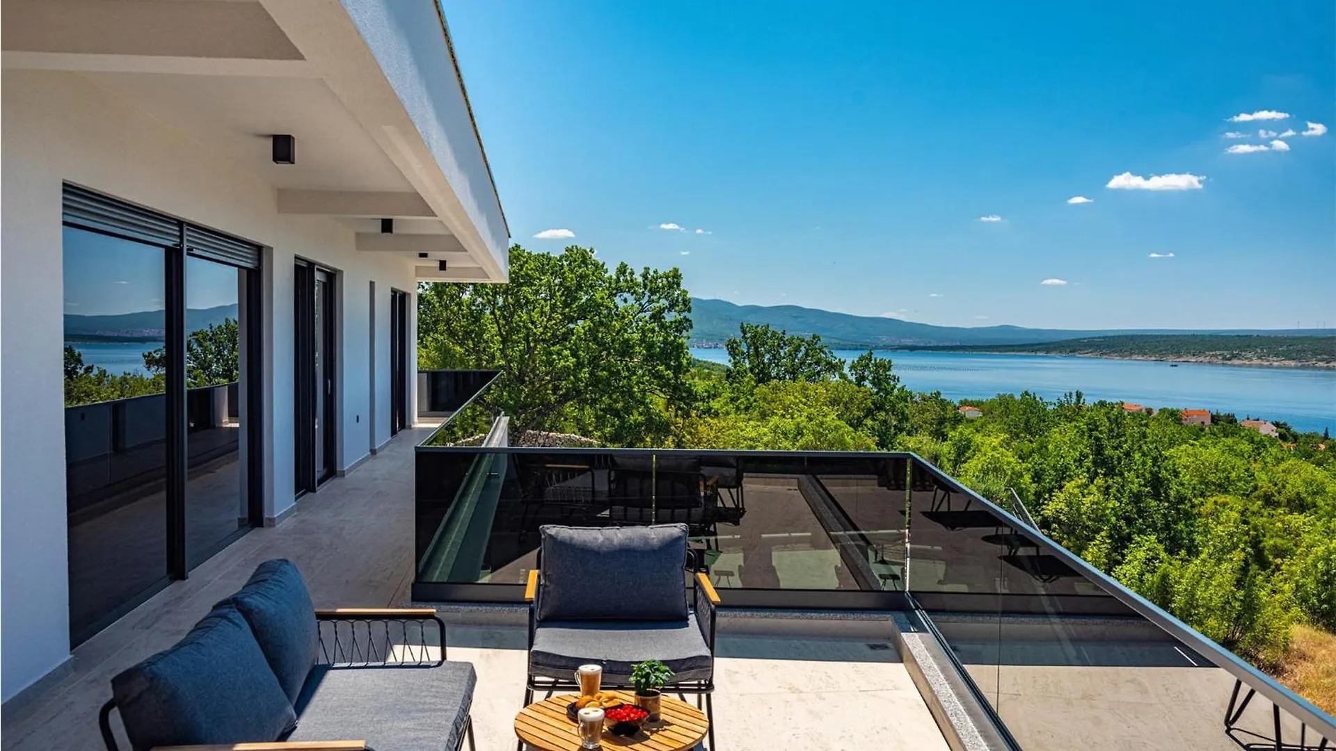 Villa Hill Maslenica Holiday home