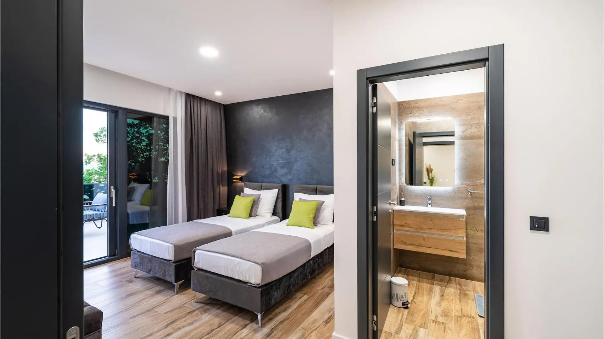 Villa Hill Maslenica Holiday home